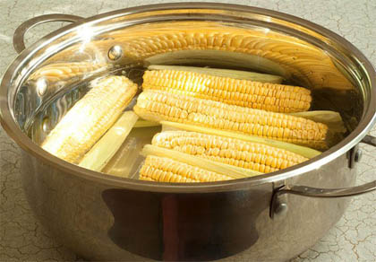 Як довго варити кукурудзу в качанах?
